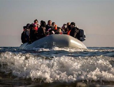 Περρισότεροι από 1.000 πρόσφυγες πέρασαν στα νησιά του Β. Αιγαίου μόνο τον Απρίλιο